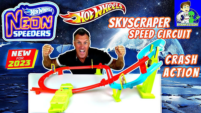 Hot Wheels Corkscrew Crash Track Launch Set with One Vehicle 