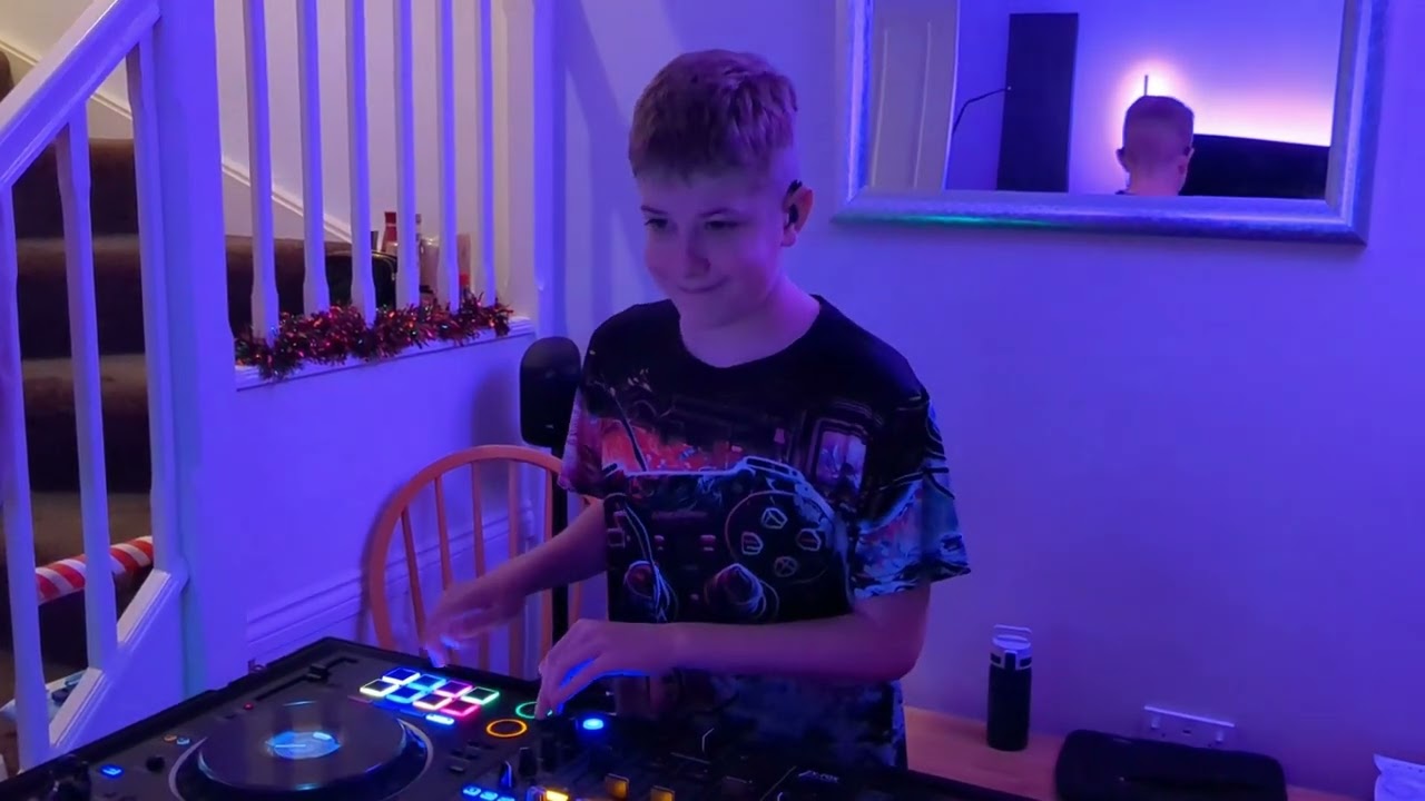 When you mix a classic with a UKG banger!!