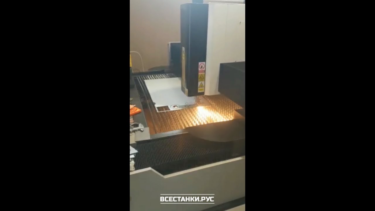 Лазерная резка зеркальной нержавейки с предварительным удалением ...