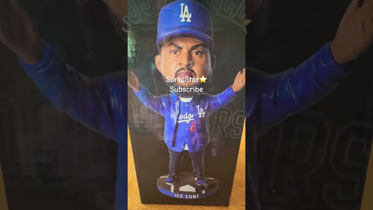 Ice Cube Bobble Head 