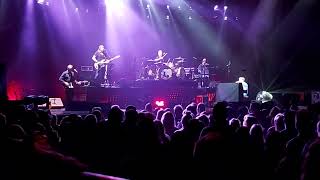 James Blunt - Love Under Pressure (Lanxess Arena Köln 04.04.2022) James Blunt - Love Under Pressure (Lanxess Arena Köln 04.04.2022)