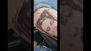 Тату на женское бедро. не типичный трансфер #burlak #tattoo #tattooartist #tattooing #арт #графика