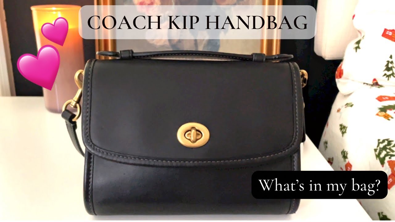 COACH KIP TURNLOCK CROSSBODY | What’s In My Bag 🎄