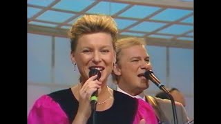 Lotta & Anders Engbergs Orkester - Ingen Man Är Som Han (Café Norrköping 1990)