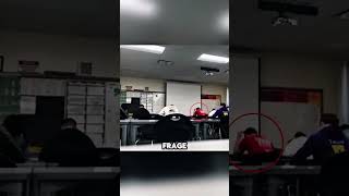 Der Gymnasiallehrer Gab Der Kle Einen Test