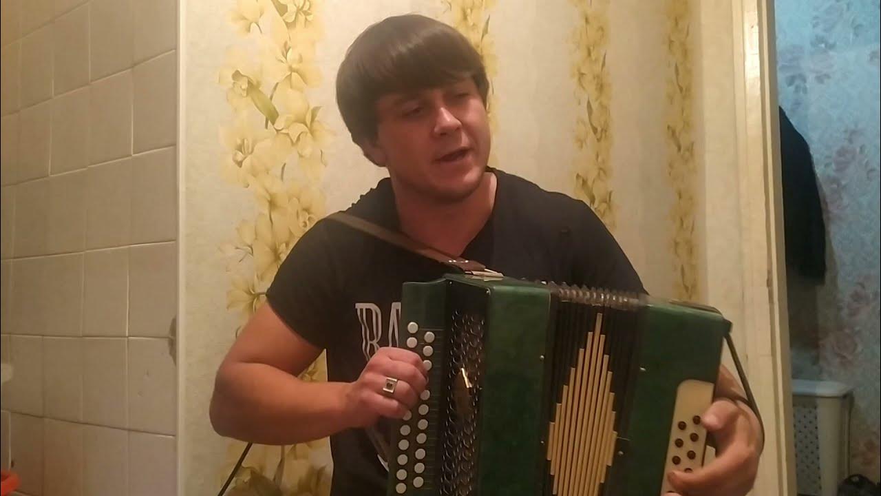 Песня я седой я совсем молодой. Седой парнишка. Видео седой пацан. Я парнишка седой бой на гитаре.