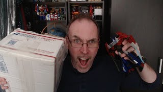 GotBot Goes Live: Titan Guardian, Fans Toys, Armada Optimus and an Unboxing
