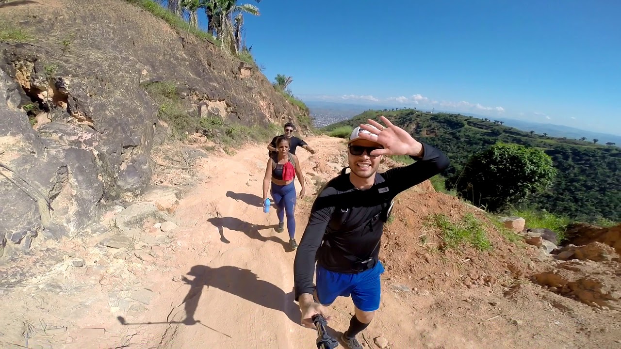 Subida a pé ao Pico da Ibituruna