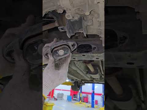 hyundai elantra gear mounting fix #automotive #DIY #garage #mechanic #trick