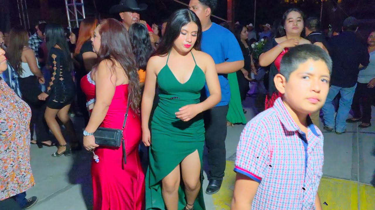 LOS JINETES EN EL CIELO - HALLAZGO Y SUS TECLADOS (EN VIVO) SONIDO EXTEWRMINADOR EN MEXQUITITLAN