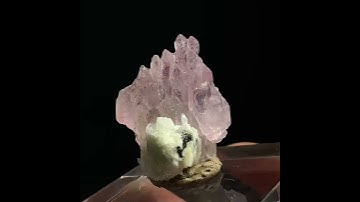 (2.8 cm) Gorgeous Color!!! Euhedral Rose Quartz - Galiléia, Minas Gerais, Brazil