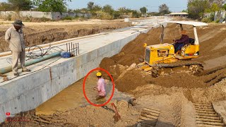 Ep15_Skills Operator Work Drain​ Sewer Construction Was​ Filled With Sand KOMATSUD20PDozer DumpTruck