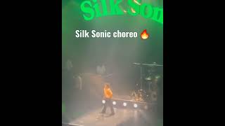 Silk Sonic arrangements and choreo are a thing of beauty 🥵 Bruno Mars Anderson Paak. Fly as me Vegas