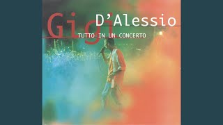 Video thumbnail of "Gigi D'Alessio - Chiove (Live)"