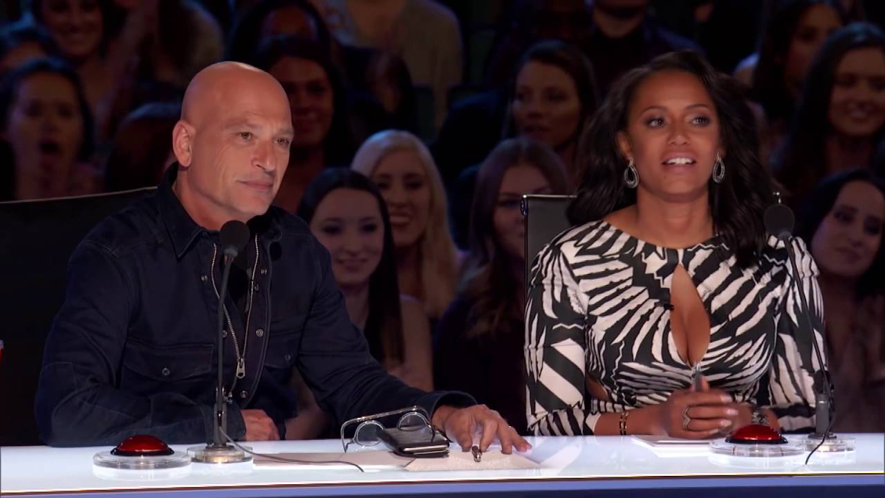 судьи шоу талантов в америке. золотая кнопка на шоу талантов. америка ищет таланты золотая кнопка. шоу талантов америка золотая кнопка. минута славы задорнов в жюри.