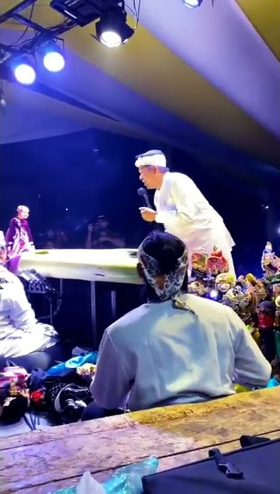 Kang Dedi Mulyadi bareng wayang golek