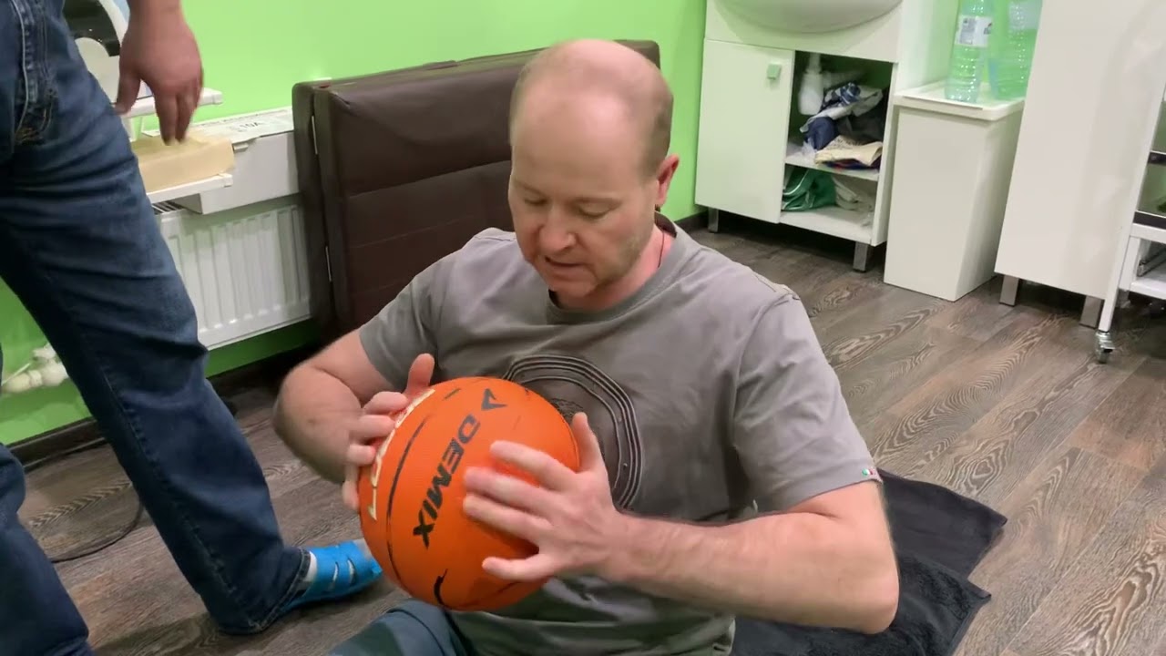 Прокатка хребта (позвоночника) на баскетбольном мяче 🏀