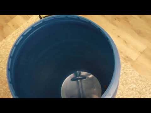 Видео: Почему некоторые виноделы используют емкости для брожения цемента
