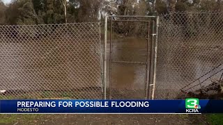 A fence away from flooding, Modesto mobile home park residents brace for wet weekend