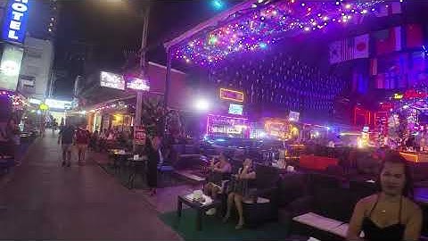 Thai girls and freelancers in Walkingstreet soi Bintabath Hua Hin #Thailand #walkingstreet.