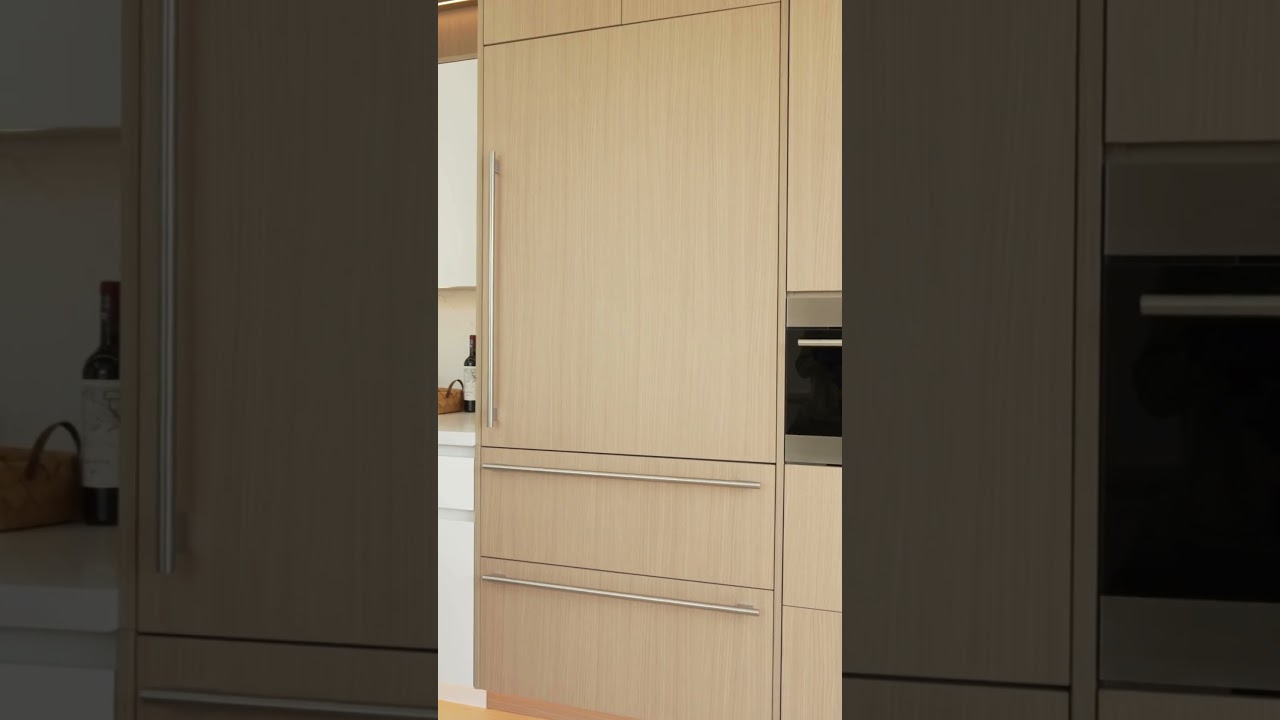 Brighten up your kitchen with our modern cabinet designs✨