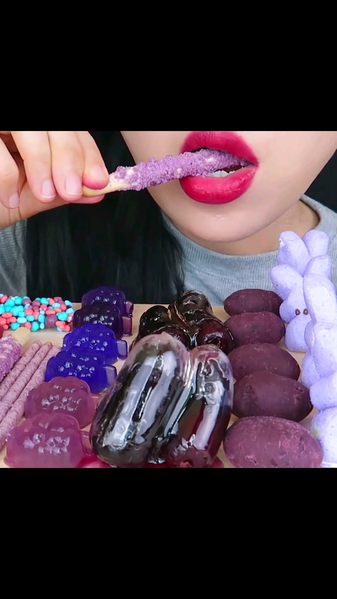 ASMR PURPLE DESSERTS *GRAPE JELLY, BUBBLE GUM, TANGHULU #asmr #shorts #mukbang  #purple #desserts