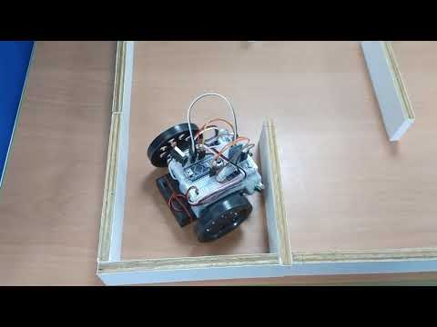 Floodfill maze solver robot