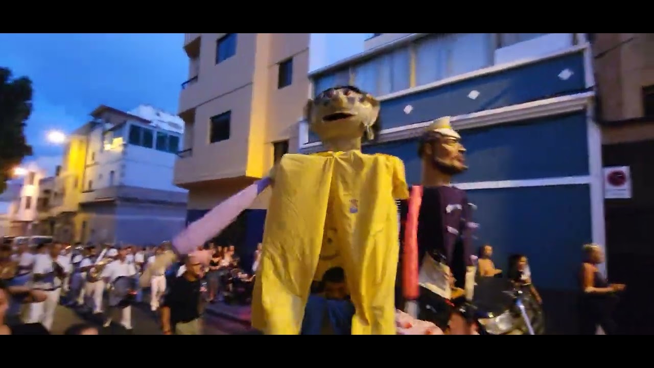 Pasacalles con la Banda de Agaete y los papaguevos en La Isleta. El 29 de Julio 2023.