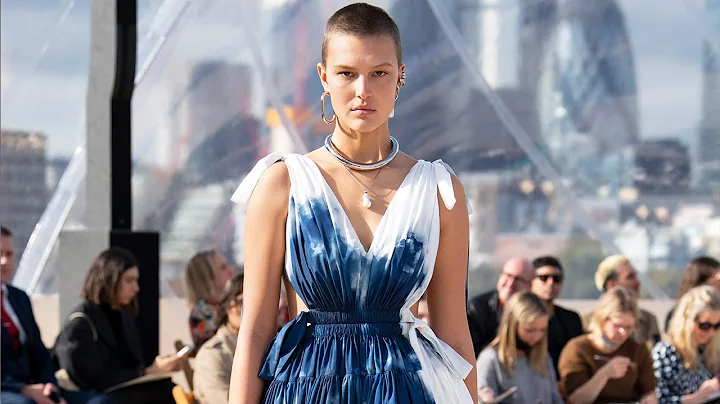 The Alexander McQueen Spring/Summer 2022 Womenswea...