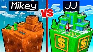JJ vs MIKEY: DIRT vs MONEY Chunk Minecraft Battle (Maizen) JJ and Mikey