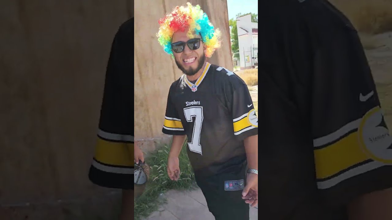 Millonario da dinero por jugar con su pirinola 🙊🤣