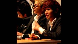 120205 Joon @ Kwanghwamoon Fansign