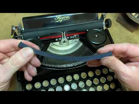 1935 Bijou (Erika) model 5 in QWERTY!!