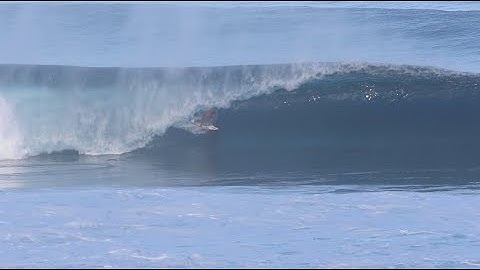 Eli Olson at Pipeline, Jan 10th, 2018