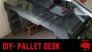 DIY desk made from recycled/repurposed old pallets. Easy to do, I used a lot of the frame from the pallets to ensure the structure was 