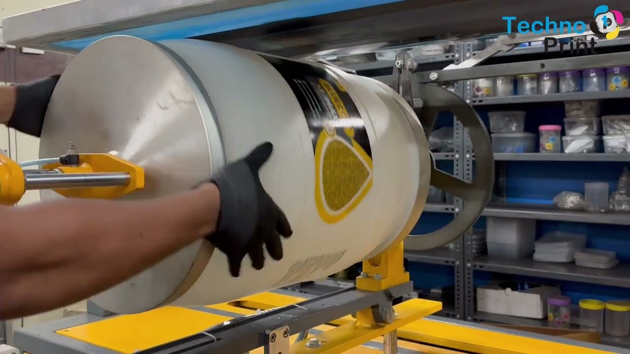 4 Color Silk Screen Printing Machine for Drums or Large Barrels Manufacturer - Techno Print India