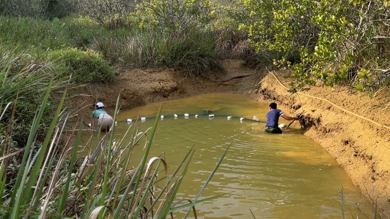 Making fishing nets in the stream | Van An TV - Ep15