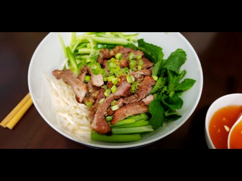 low-carb-keto-bun-thit-nuong-(vietnamese-grilled-pork-with-vermicelli)