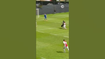 Ajax show why to press high and score! 👏