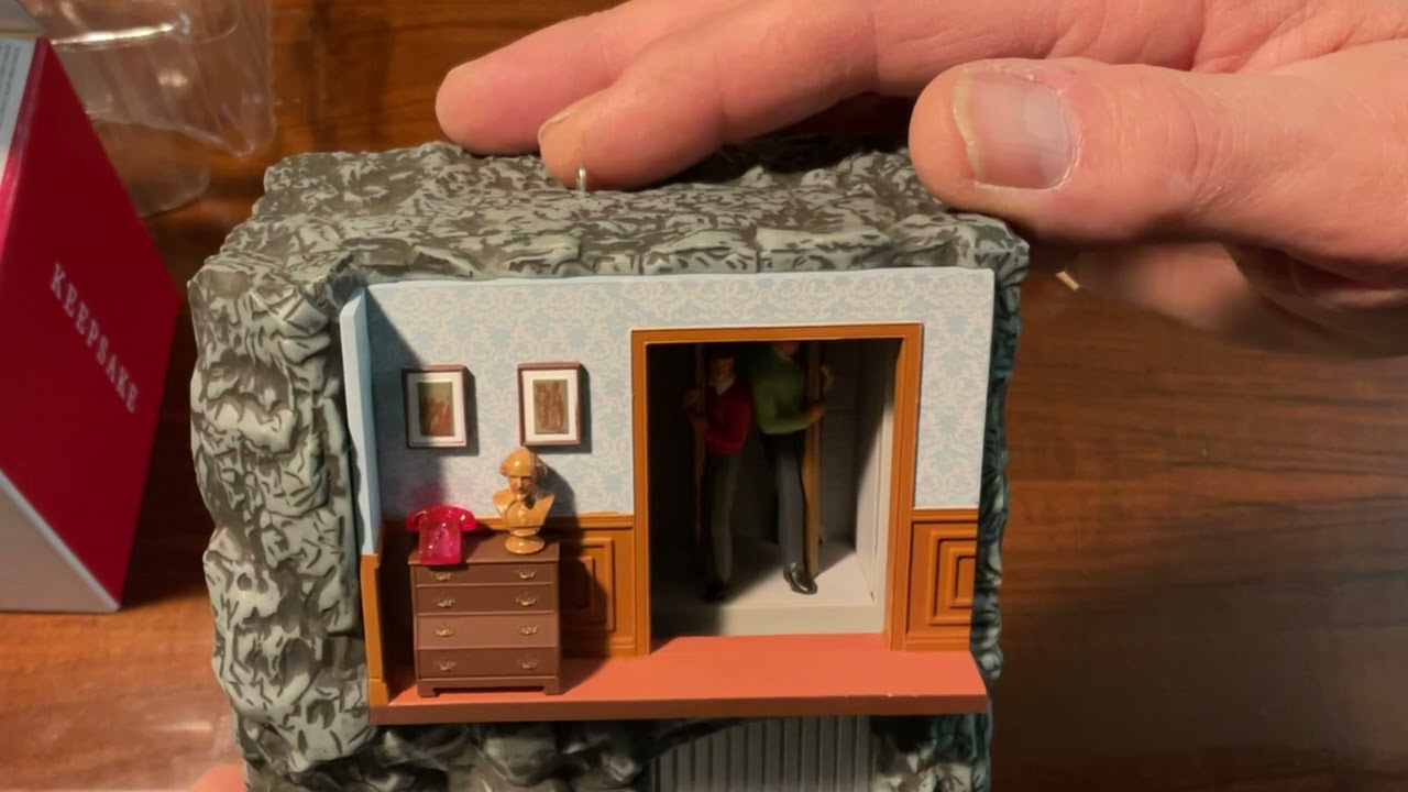 TO THE BATCAVE!  HALLMARK ORNAMENT