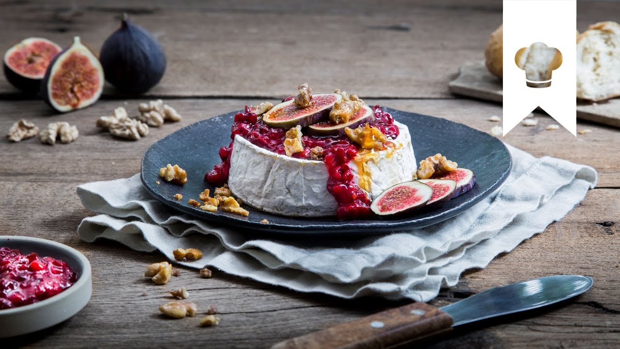 Gebackener Camembert I Rezept mit Beeren, Nüssen und Feigen | EDEKA ...