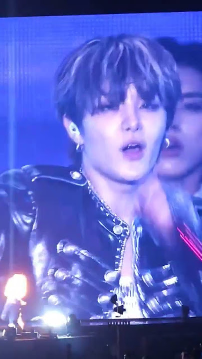 he's so hot today 🔥🔥#parkjihoon #jihoon #트레저 #treasure #fyp