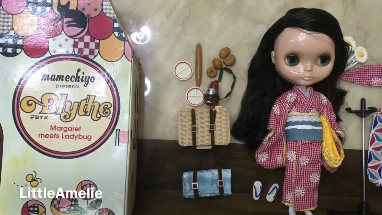 Unboxing Blythe Margaret Meets Ladybug - YouTube
