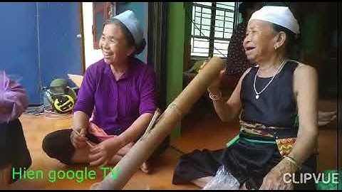 Cu bà mường kim bôi Hòa Bình 75 năm hút thuốc lào năm nay cụ 85 tuổi và chiếc điếu huyền thoại.