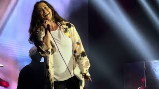 ALANIS MORISSETTE “IRONIC” LIVE IN MANILA JAGGED LITTLE PILL 2023 WORLD TOUR