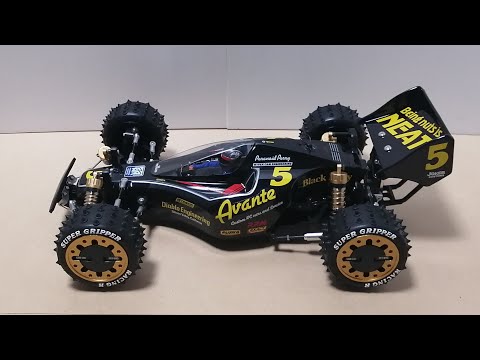 TT02Bのシャーシにアバンテのボディを付けてみた - YouTube