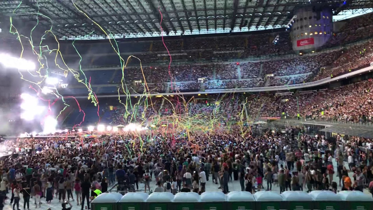 Cesare Cremonini live San Siro Milano Tour stadi 2018