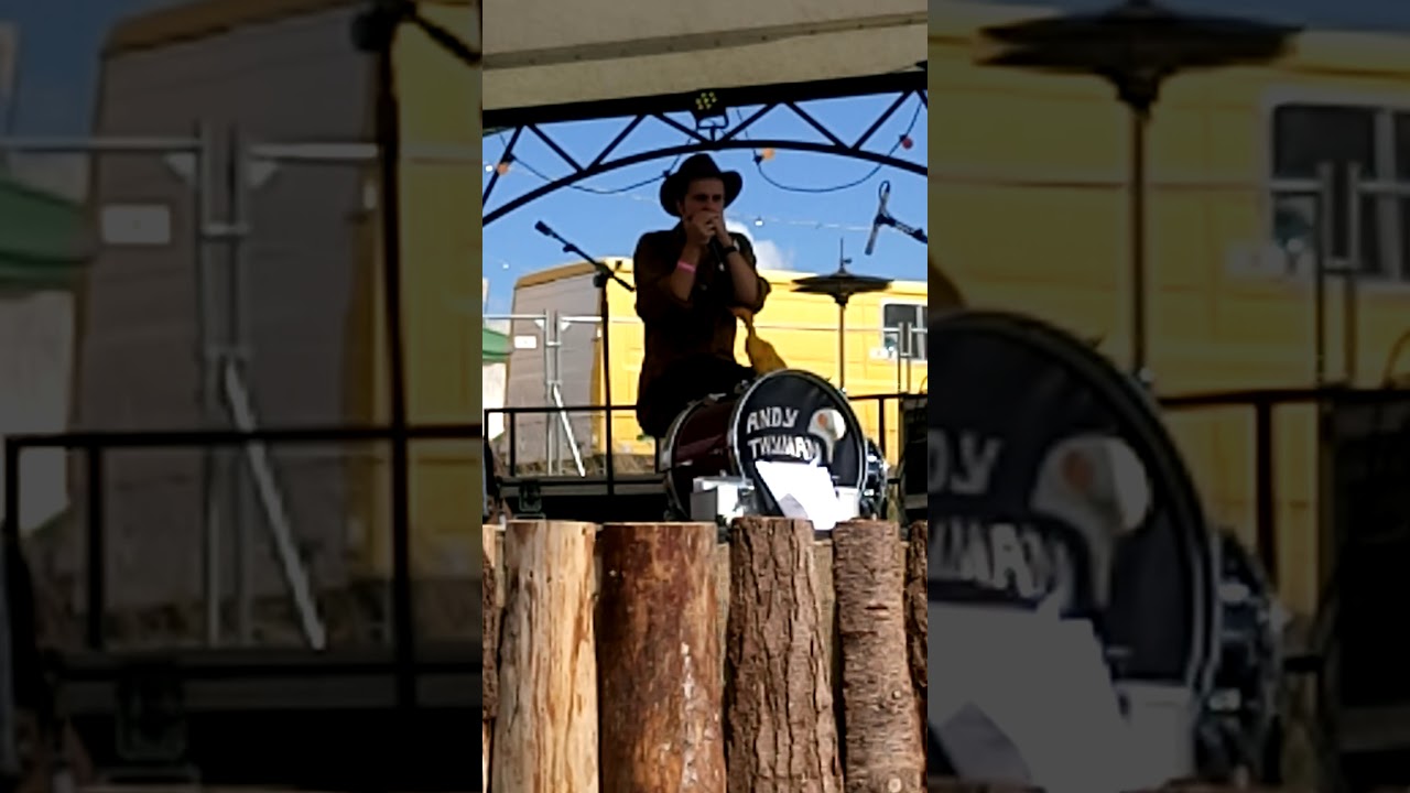 Andy Twyman - I Eat Pot Noodles With a Plastic Fork - Beautiful Days 2017