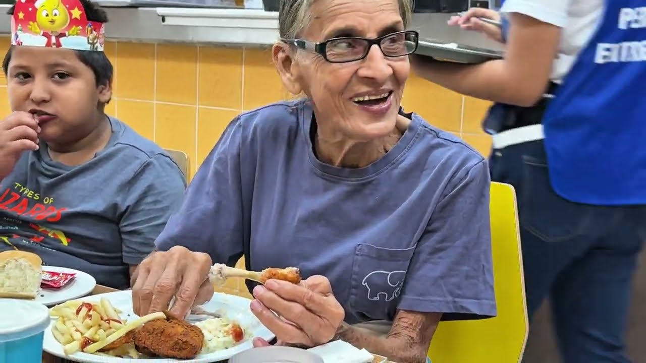 Comiendo en pollo campestre - en el viaje **MIRAMOS** una situacion que me dejo 😢😢