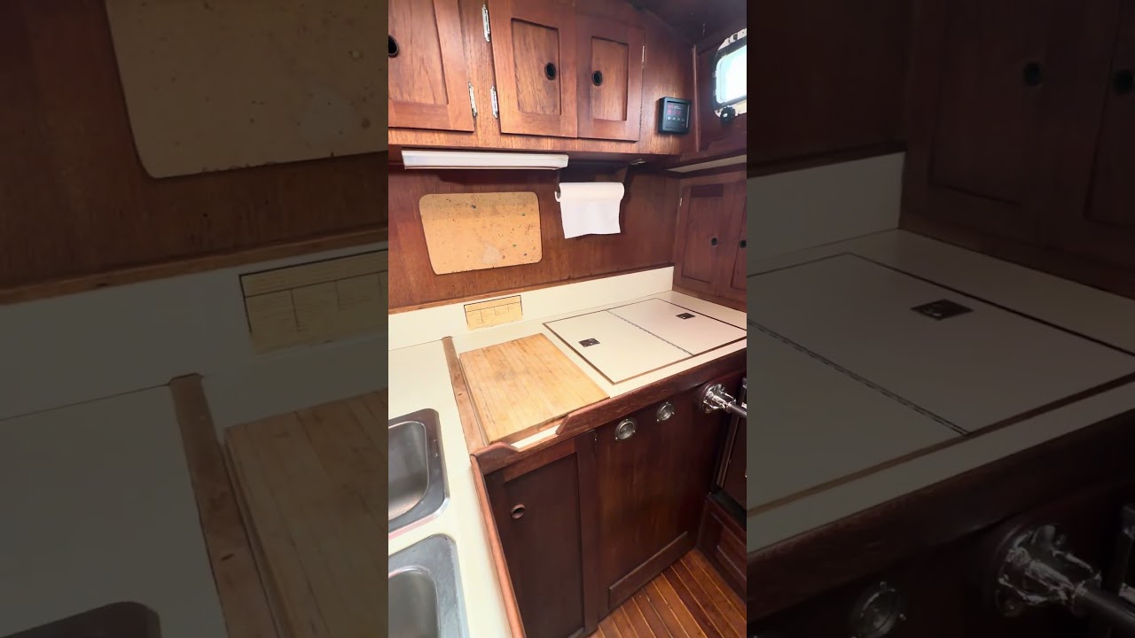 1982 Valiant 47 For Sale By Broker 